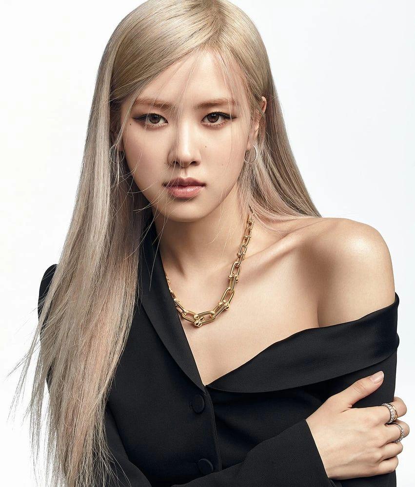 Rosé Gets Candid About Her Struggles in the Public Eye feature image